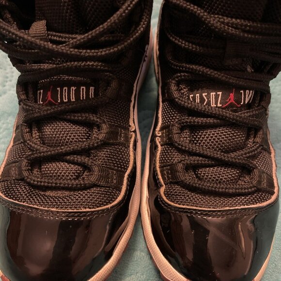 Size 13C (PS) Jordan 11 Retro 2019 Bred Pre Owned Black & White Children’s Shoes - Picture 7 of 14